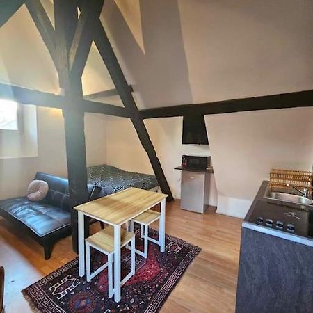 Le Petit Medieval Apartment มงต์ลูซง ภายนอก รูปภาพ